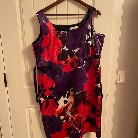 Amazing dress by Tahari size 18W - Picture 1 of 5